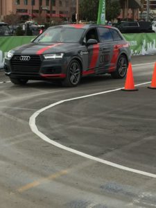 Un Audi Q5 qui conduit tout seul